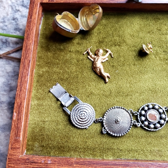 Vintage wooden jewlery box w| contents•Watches• - Picture 8 of 16